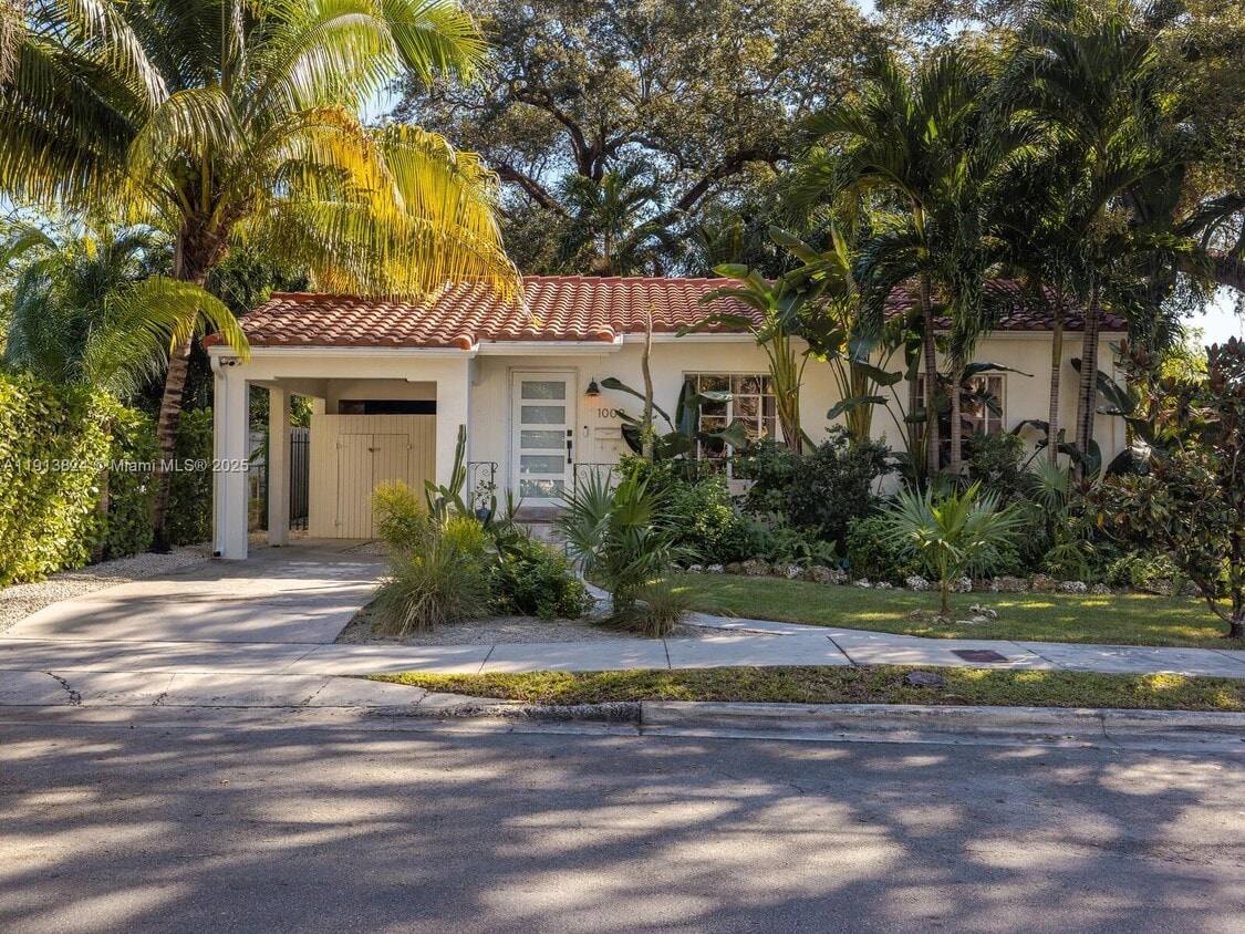 Primary Photo - 1009 NW 11th Ct