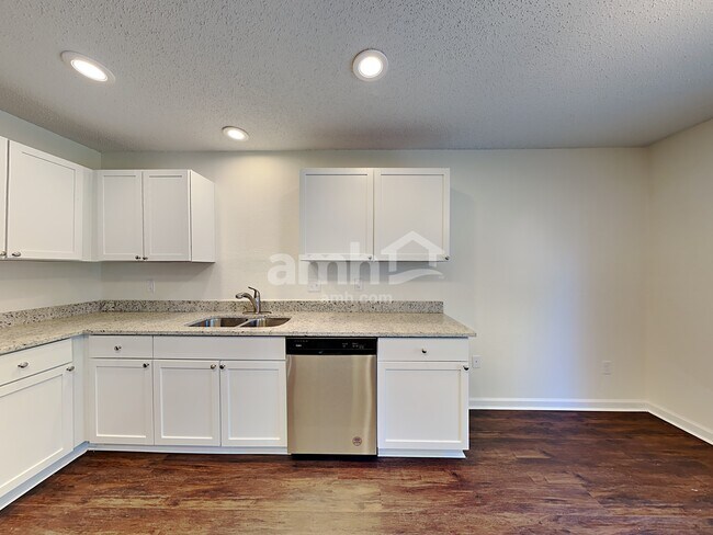 Foto del edificio - 12483 Old Pond Rd