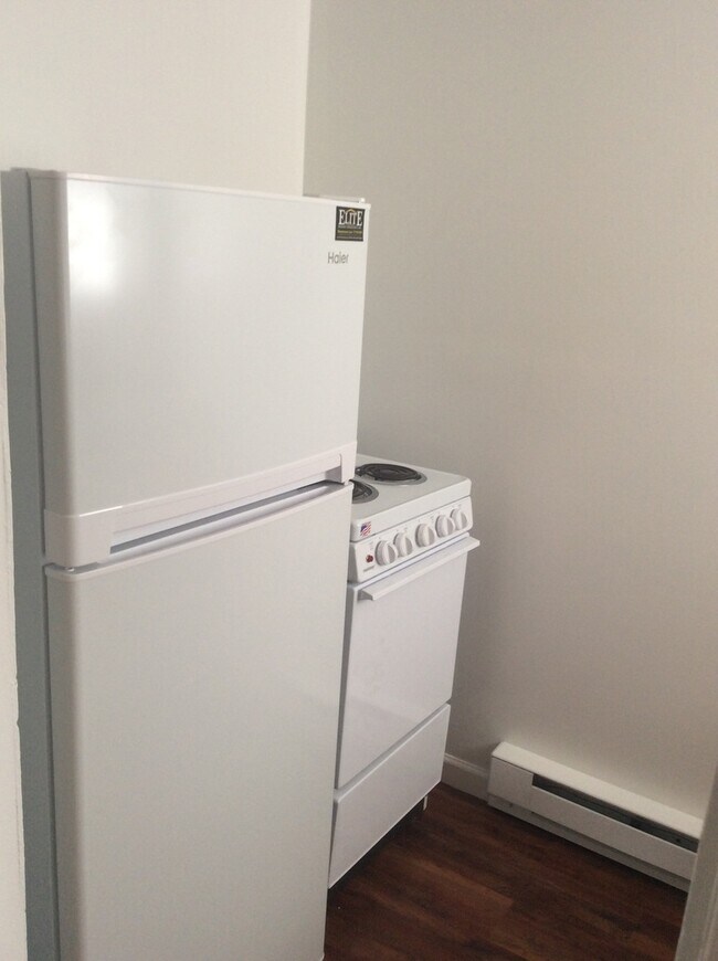 Building Photo - 1st Floor Efficiency Near Downtown - York ...