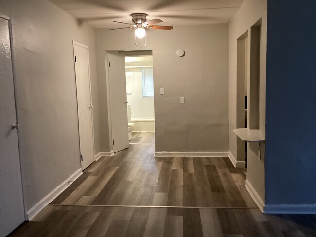 Foto del edificio - WES - 336-340 Meyer Ave.