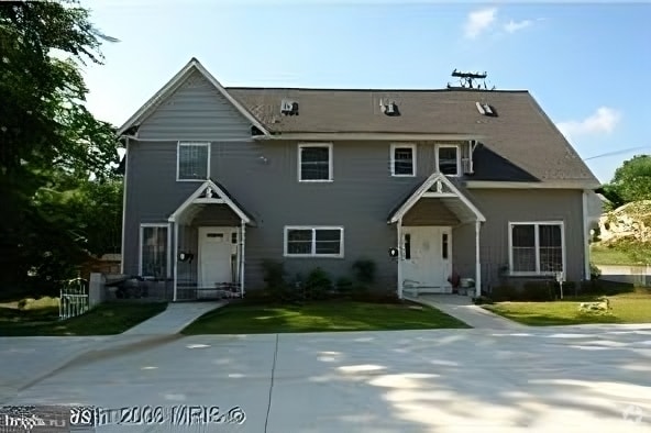 Building Photo - 31 Wade Ave