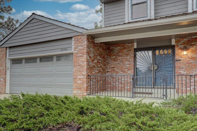 Building Photo - 10701 Hobbit Ln