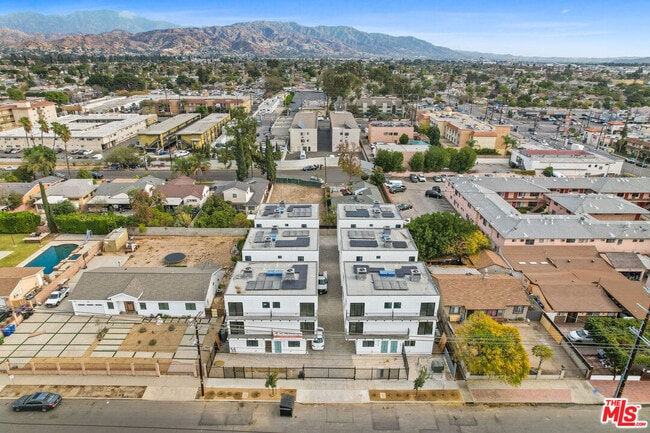 Building Photo - 7628 Morella Ave