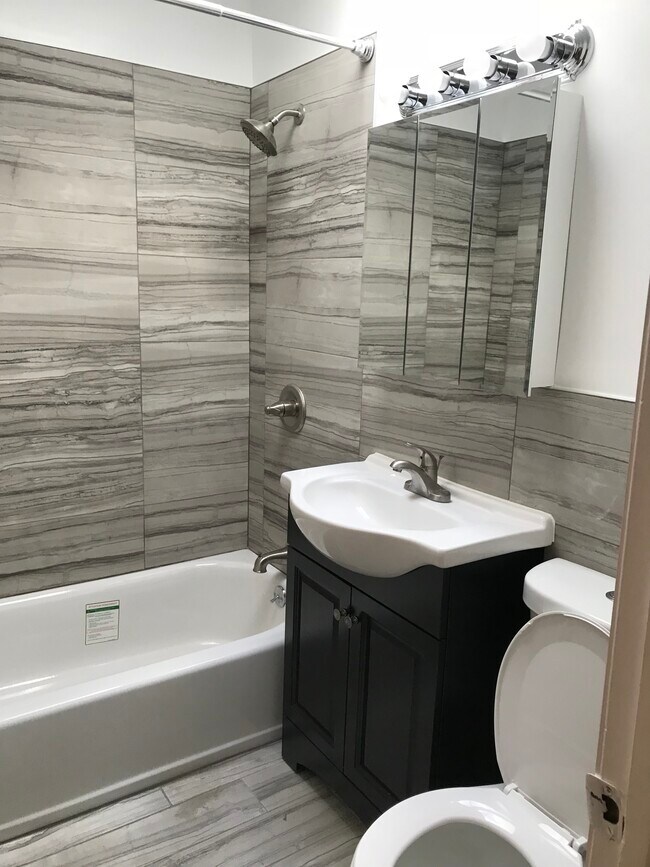 Main Bathroom - 88-29 54th Ave