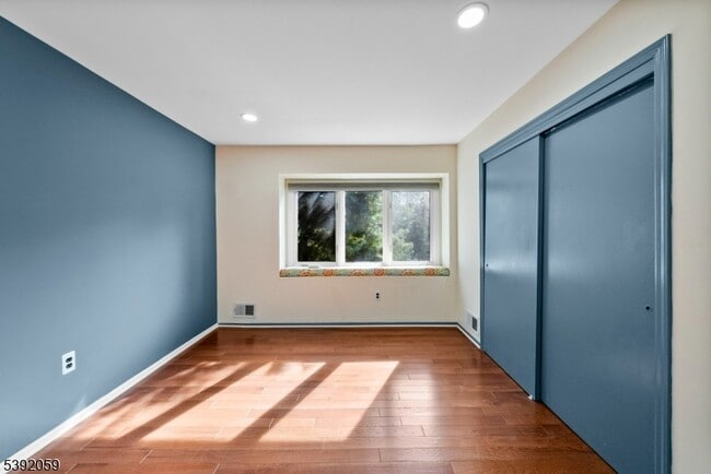 Foto del edificio - 148 Riverbend Dr