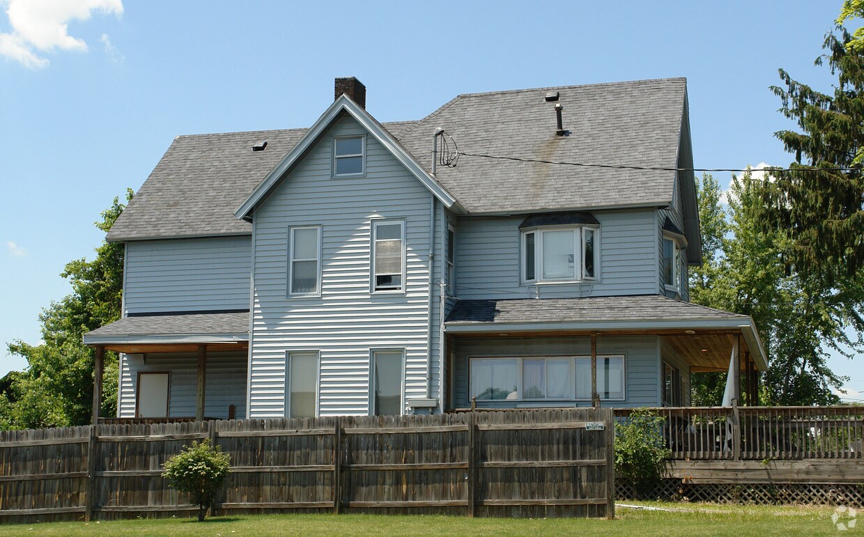 Building Photo - 329 Arlington St