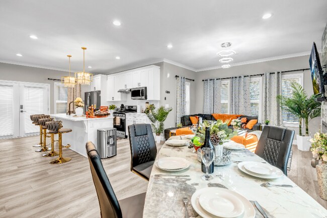 Building Photo - 1330 Adams Dr SW