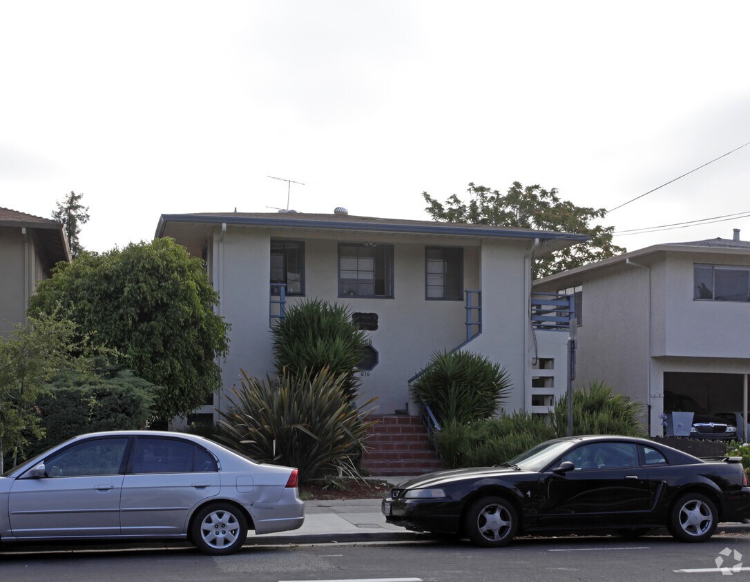 Building Photo - 616 S 7th St