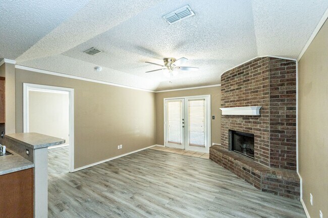 Building Photo - Cute 3 Bedroom Home in South Lubbock