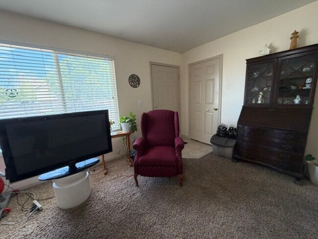 Foto del edificio - Cozy PG 3-Bedroom -- Large Fenced Yard