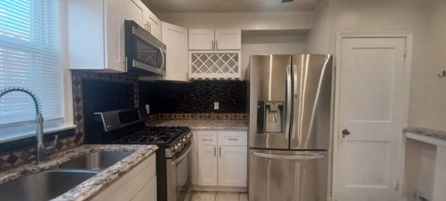 Foto del edificio - 1549 Levick St