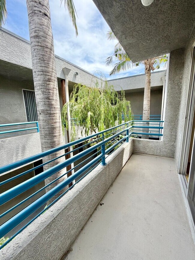 Foto del edificio - 10932 Morrison St