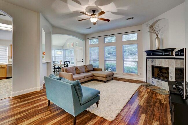 Foto del edificio - 4903 Lake Catherine Ct