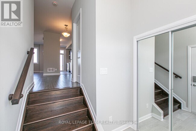 Building Photo - 1015 Speedvale Ct
