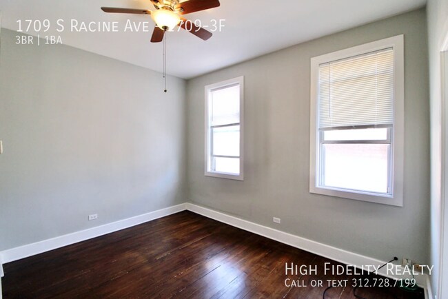 Building Photo - 1709 S Racine Ave