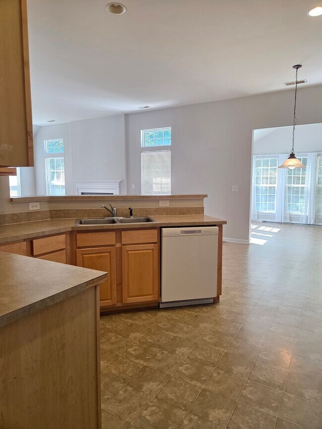 Foto del edificio - 3 bedroom home in N Charlotte