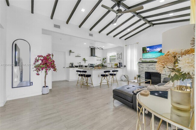 Foto del edificio - 774 NW 49th St