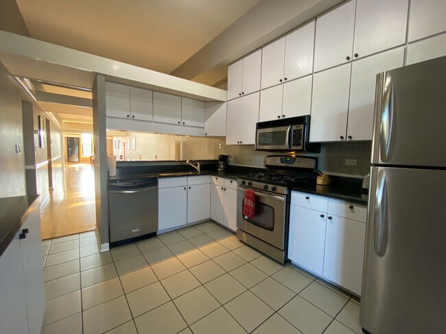 Foto del edificio - 2112 N Halsted St