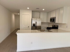 Building Photo - 10914 Silver Canoe Dr