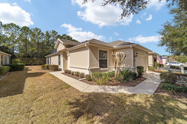 Foto del edificio - Resort-Style 55+ Living in Stone Creek – Beautiful 2-Bedroom Villa with Screened Lanai & 2-Car Ga...