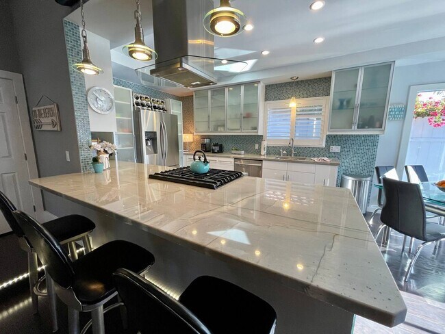 Foto del edificio - 5037 Terramar Way
