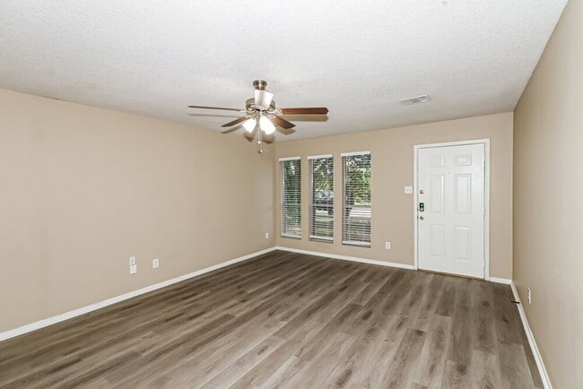 Building Photo - 13230 Firebrick Dr