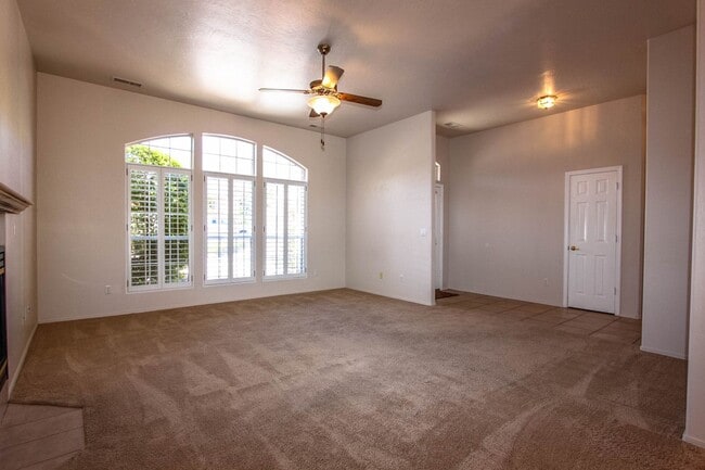 Building Photo - 653 Golden Hawk Dr