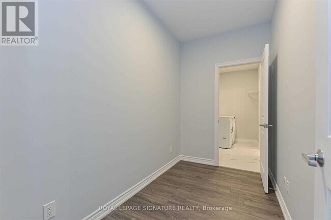 Photo du bâtiment - 529 S Pelham Rd
