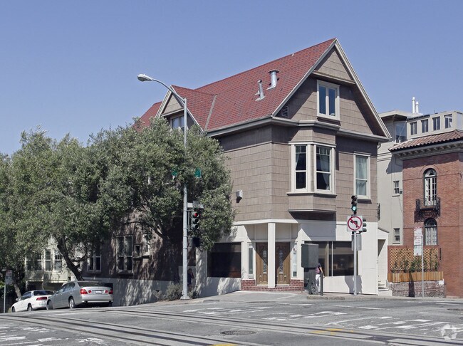 Primary Photo - 790-792 Bay St