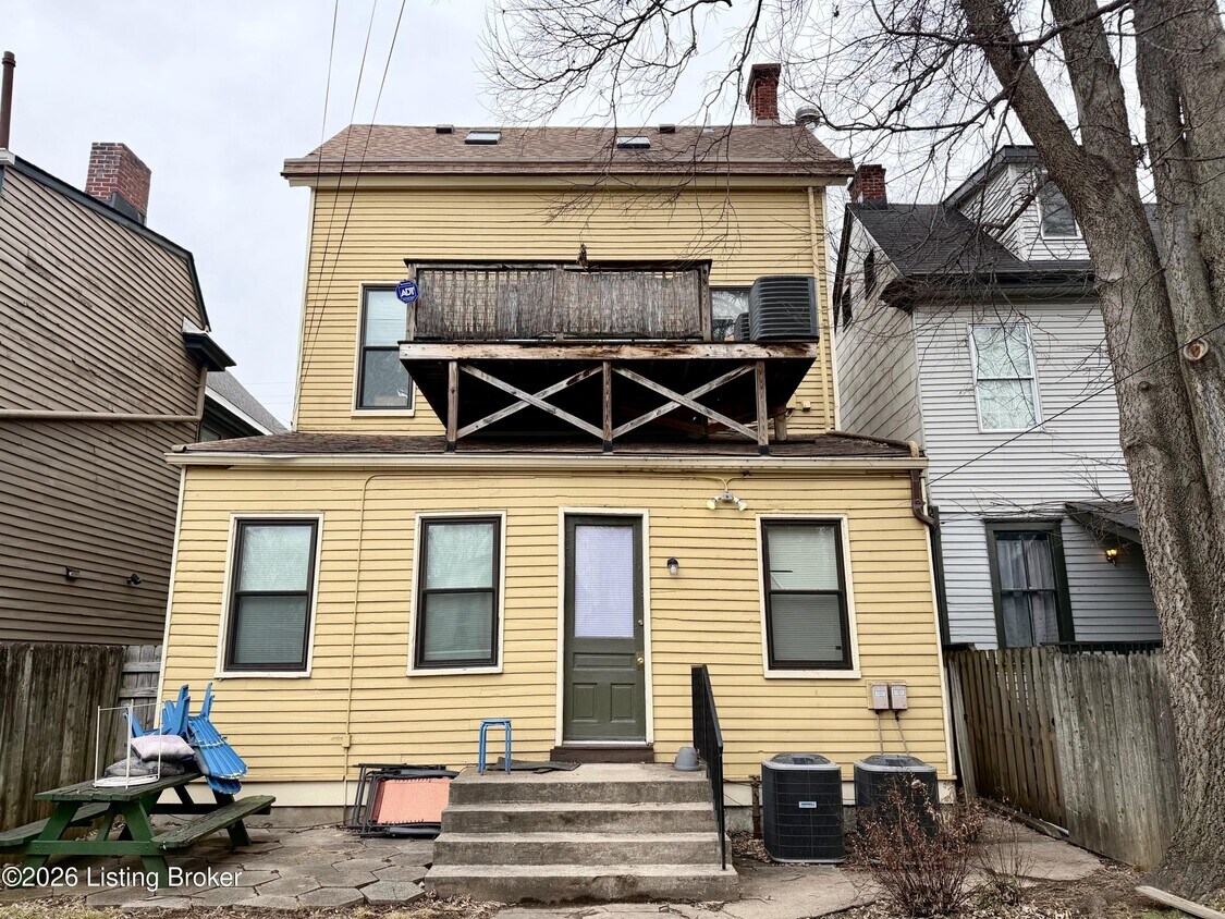 Foto del edificio - 1210 E Broadway