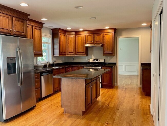 Foto del edificio - 28 Overlook Ave