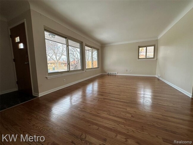 Building Photo - 21624 Winshall St