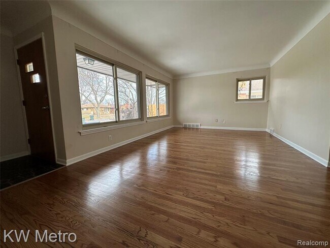 Foto del edificio - 21624 Winshall St