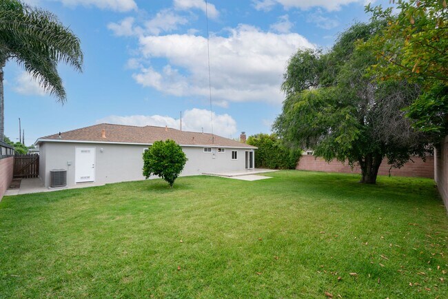 Building Photo - 4 BD/2 BA IN THE HEART OF INDIAN VILLAGE
