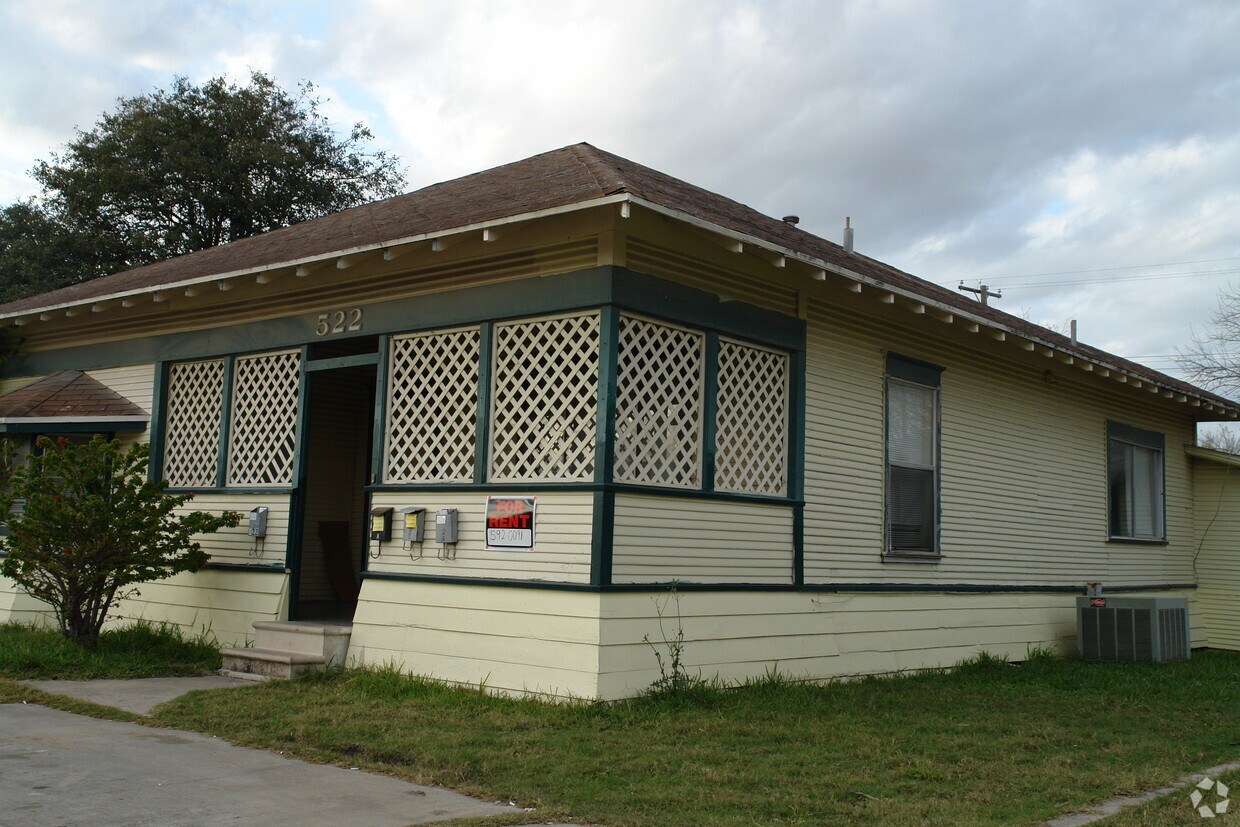 522 Santa Gertrudis St, Kingsville, TX 78363 Rentals in Kingsville at