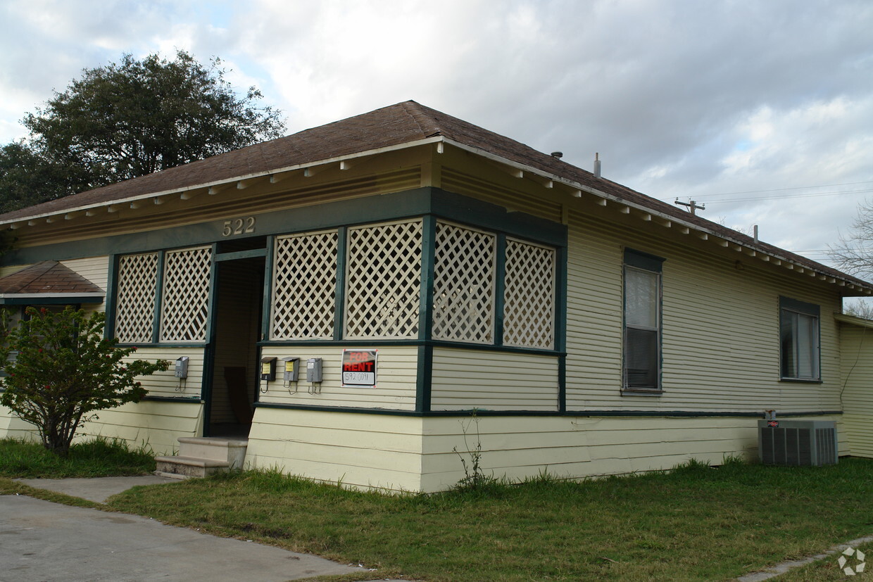 Primary Photo - 522 Santa Gertrudis St