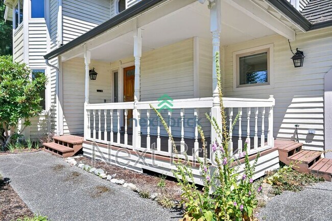 Building Photo - 21501 21st Ave W