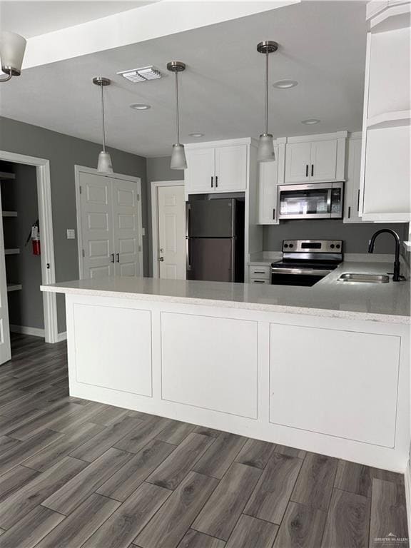 Building Photo - 9 Venus Dr