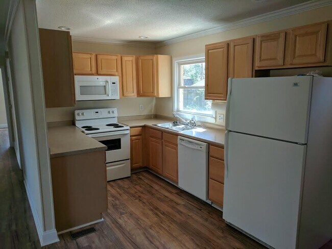 Building Photo - Ranch Home in Matthews!