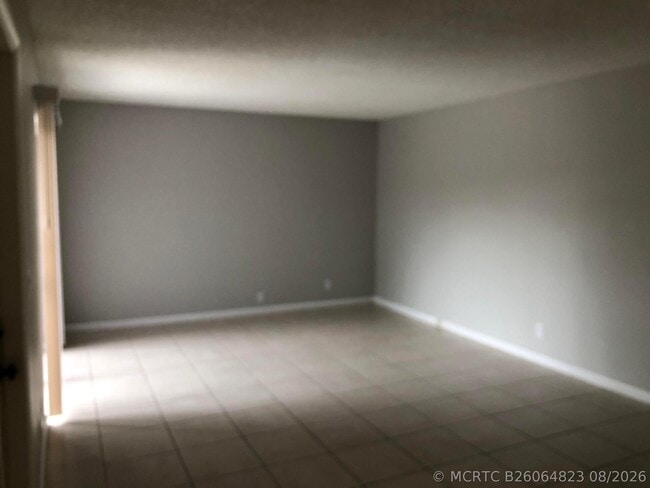 Building Photo - 2241 White Pine Cir