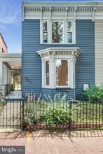 Building Photo - 729 10th St NE