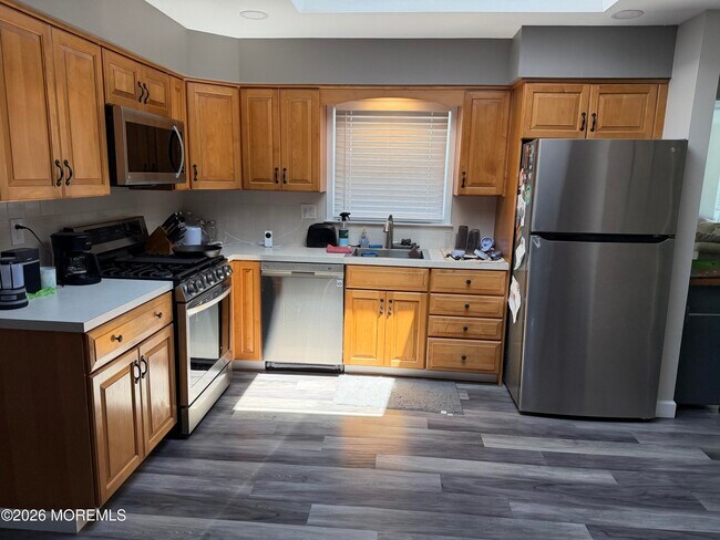 Foto del edificio - 2305 Oak Tree Rd