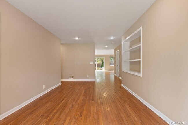 Foto del edificio - 19 Rockledge Rd