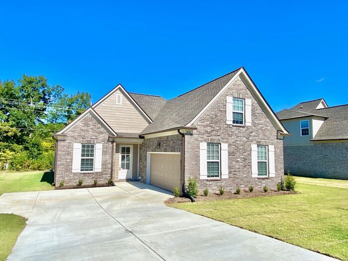 Building Photo - Now Leasing a 4-bedroom 2.5 bath home in O...