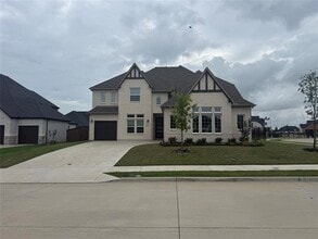 Building Photo - 1927 Pebble Ln