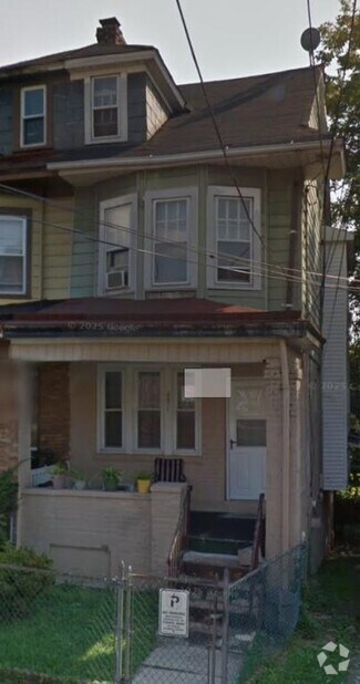 Building Photo - 691 Rutherford Ave