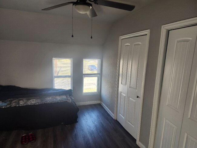 Foto del edificio - 714 E Lamar St