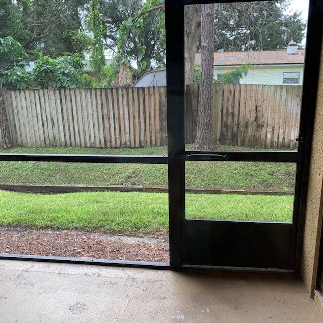 Building Photo - Two BD/1 Bath  Gated Pool Cmmunity Largo FL