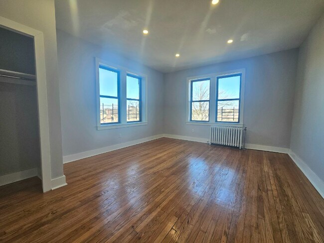 Foto del edificio - 600 Salem Ave