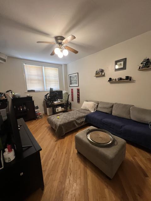 Building Photo - 1 bedroom in Chicago IL 60657